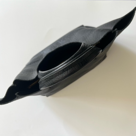 AMPERSAND AS APOSTROPHE black Leather Handle Bag - Picture 5 of 6